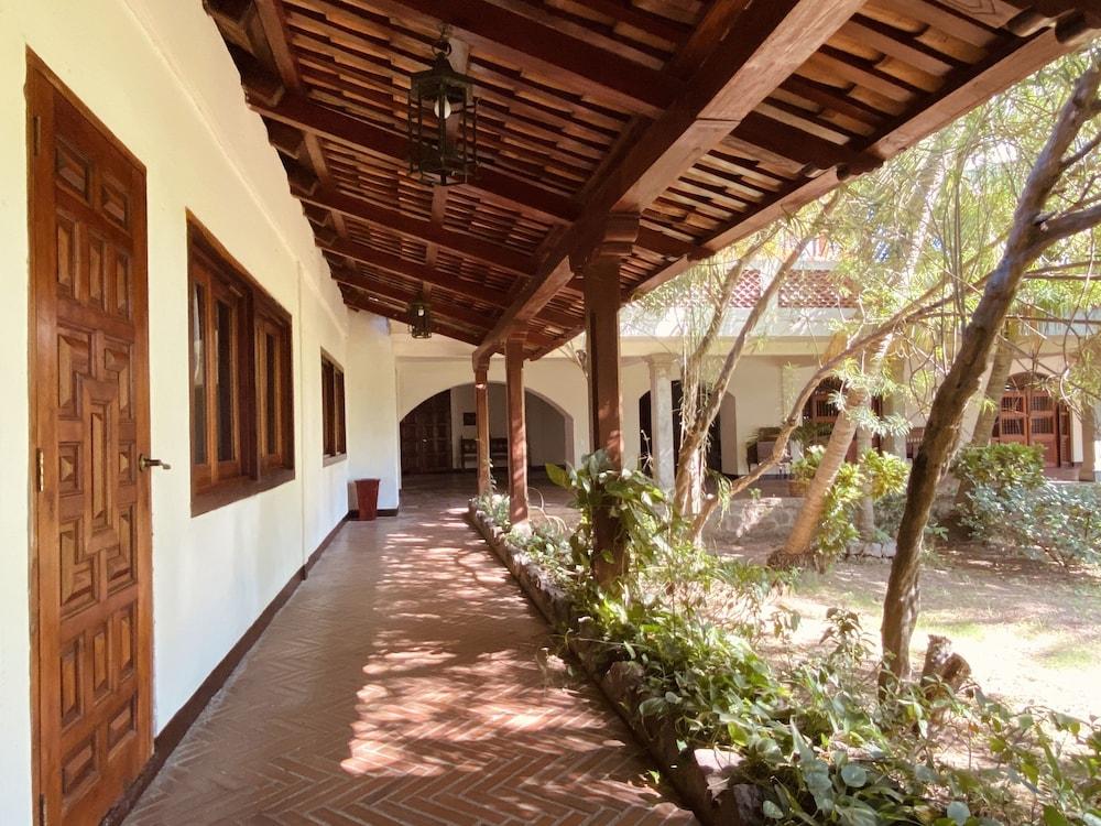 Hotel El Internacional غرناطة المظهر الخارجي الصورة
